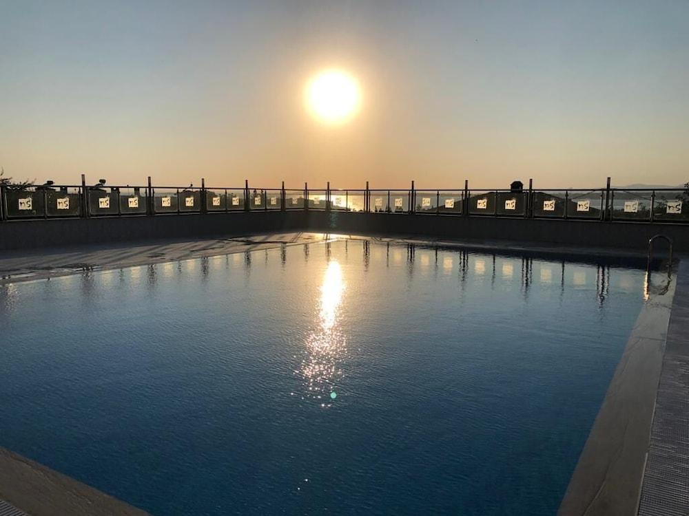 Double Royal Hotel Kocaeli Exterior foto